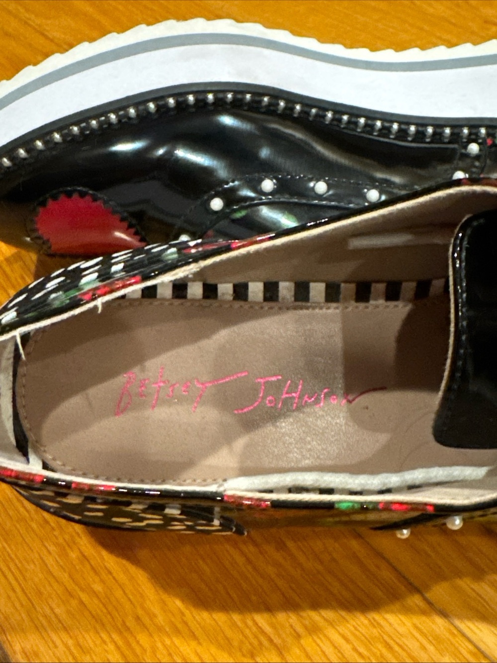 Betsey Johnson Marti Platform Oxford Shoes 8.5M Patent Leather Punk Pearls - Picture 9 of 16